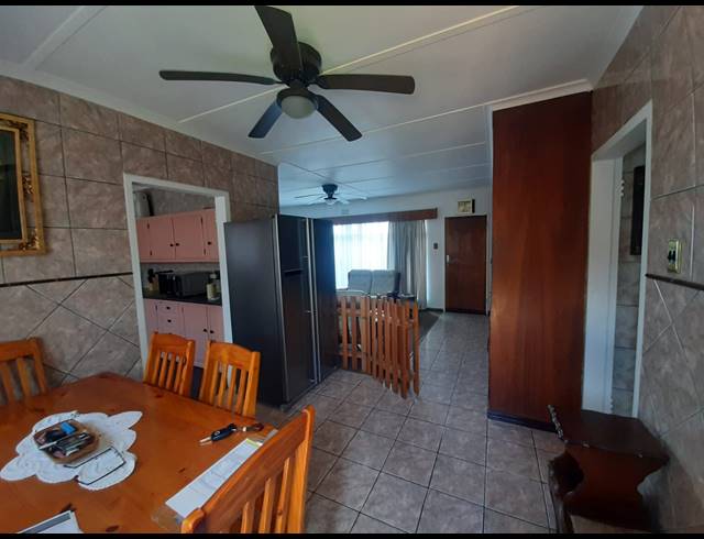 3 BEDROOM FREEHOLD FOR SALE IN MINNEBRON